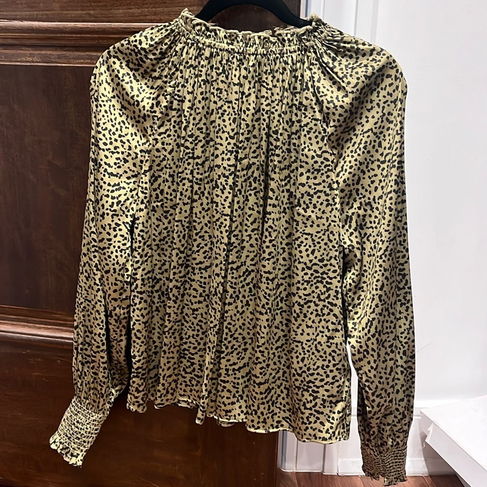 Olive green leopard flowy blouse size 2